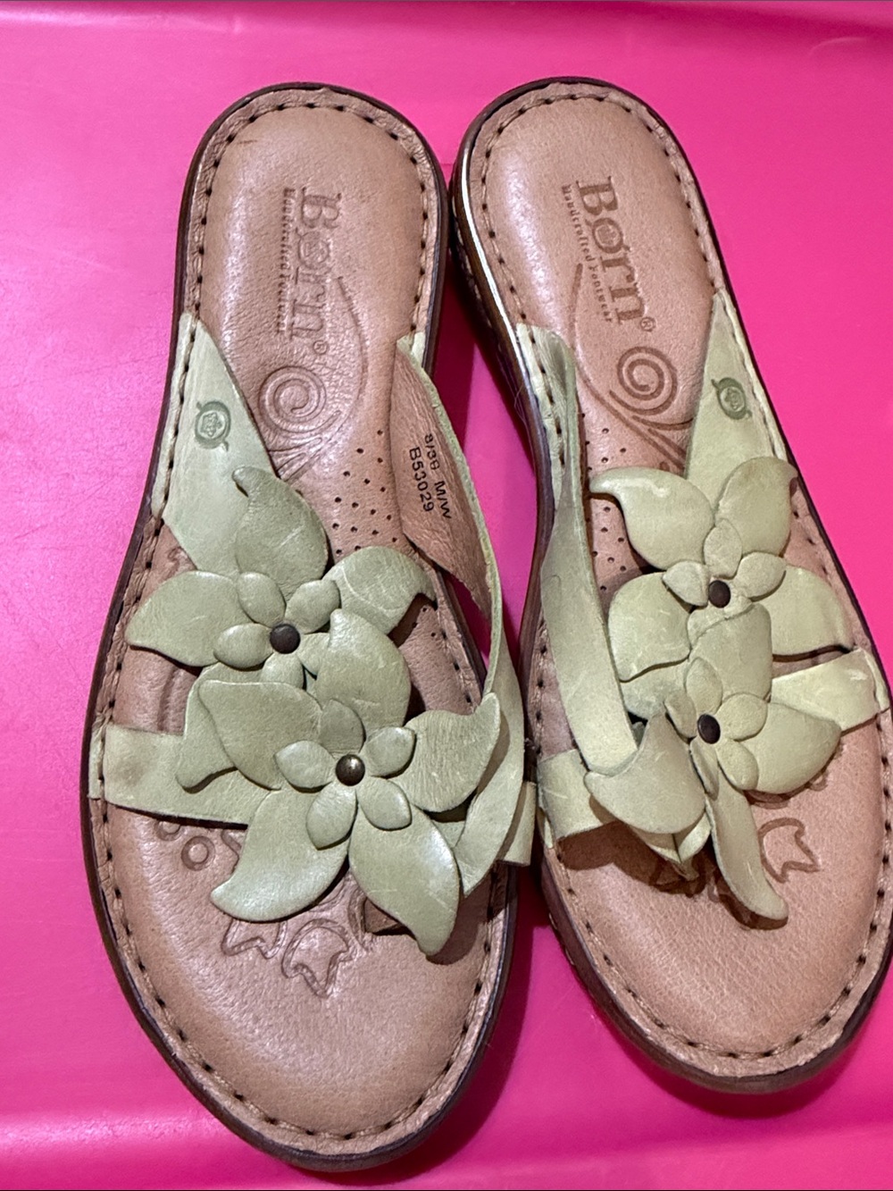 Born sandals women’s size 8 - Picture 2 of 3